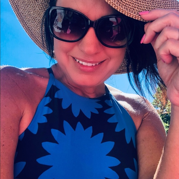 Meet your Posher, Julie - Picture 8 of 15